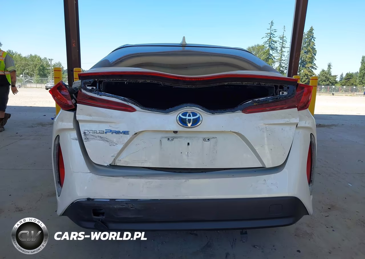 2018 Toyota Prius Prime Premium VIN:JTDKARFP3J3082014 - 6