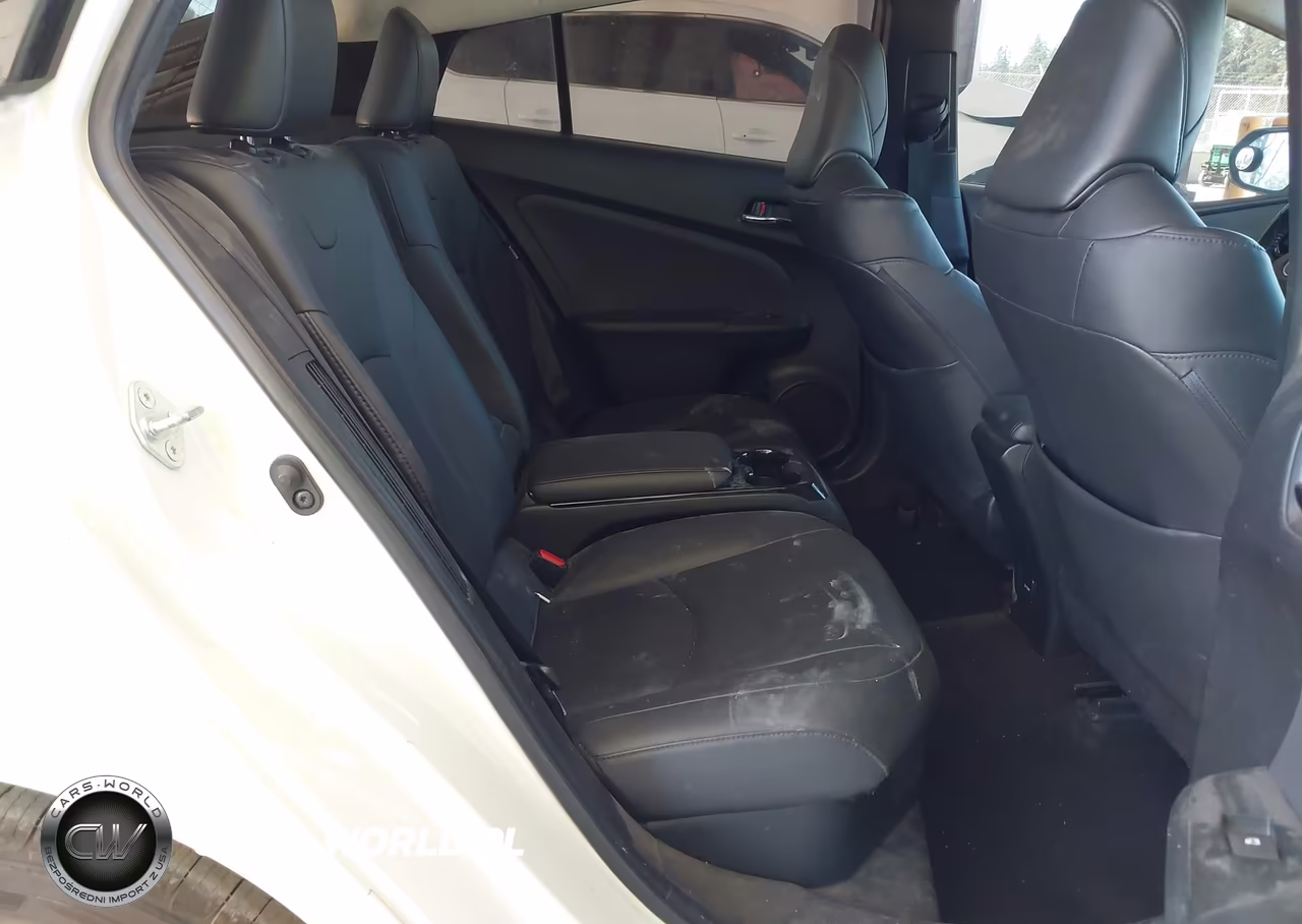 2018 Toyota Prius Prime Premium VIN:JTDKARFP3J3082014 - 8