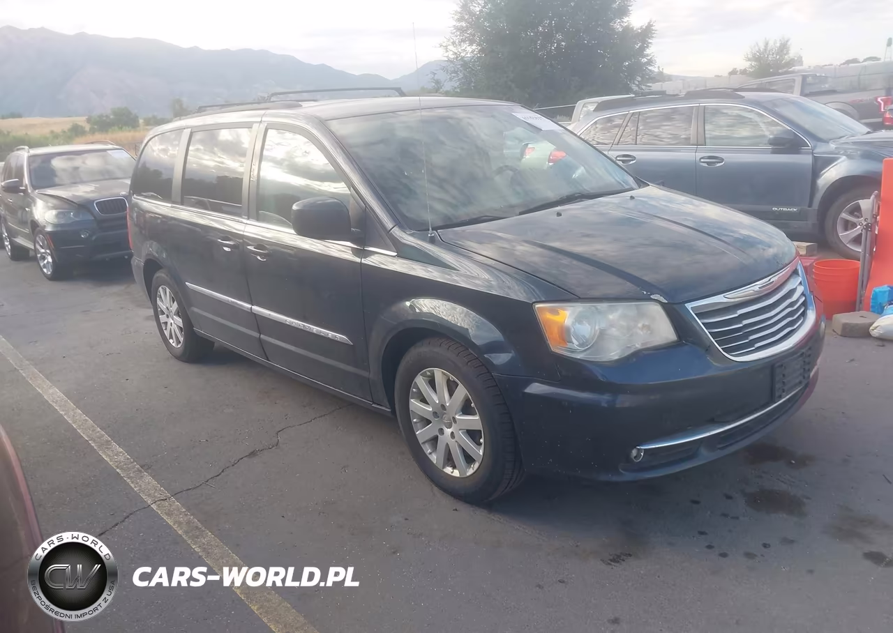 2014 Chrysler Town & Country Touring – zdjęcie 1 z 11