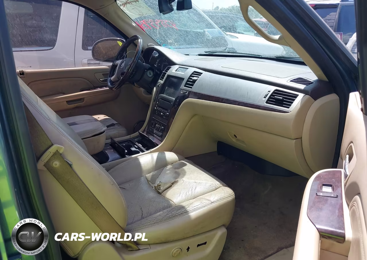 2009 Cadillac Escalade Standard VIN:1GYFC23259R114508 - 5