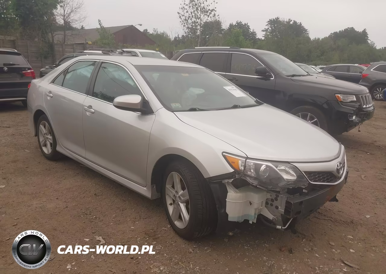 2014 Toyota Camry Se – zdjęcie 1 z 18