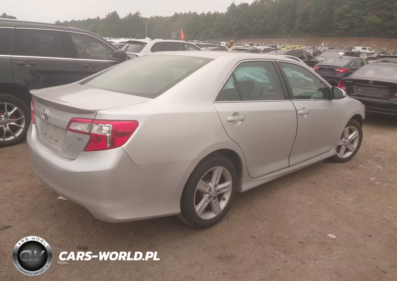 2014 Toyota Camry Se VIN:4T1BF1FK6EU789501 - 4