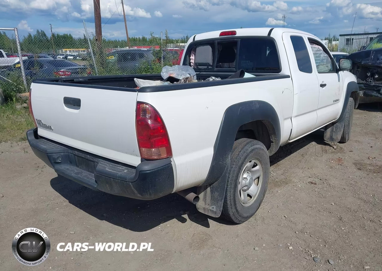 2015 Toyota Tacoma VIN:5TFUX4EN5FX033438 - 4