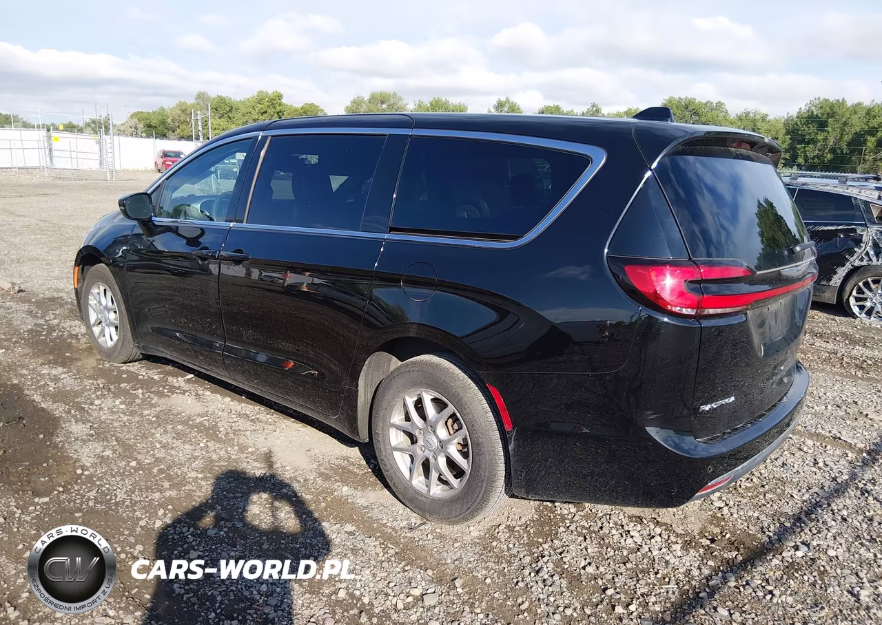 2025 Chrysler Pacifica Select VIN:2C4RC1BG5SR579106 - 3