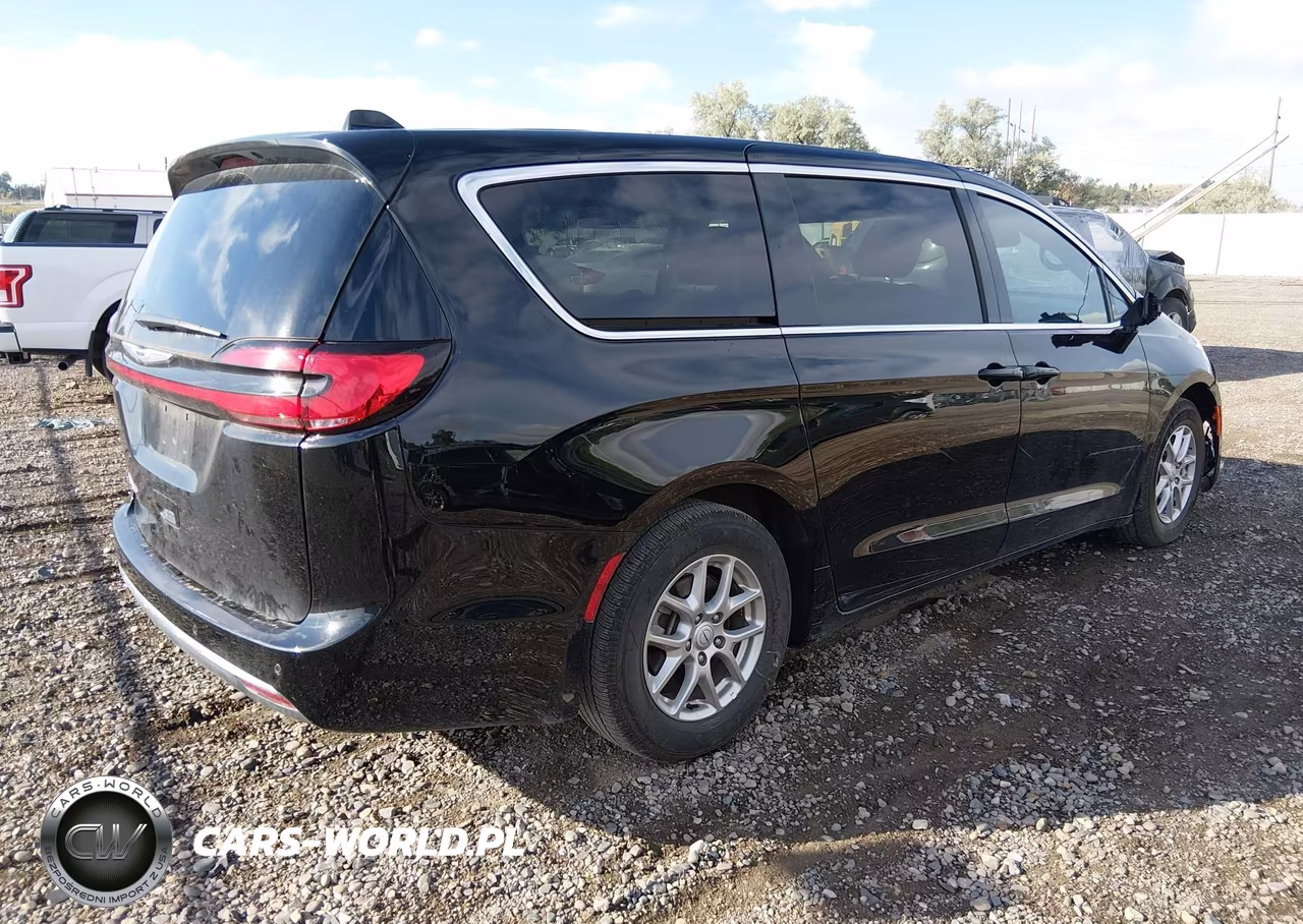 2025 Chrysler Pacifica Select VIN:2C4RC1BG5SR579106 - 4