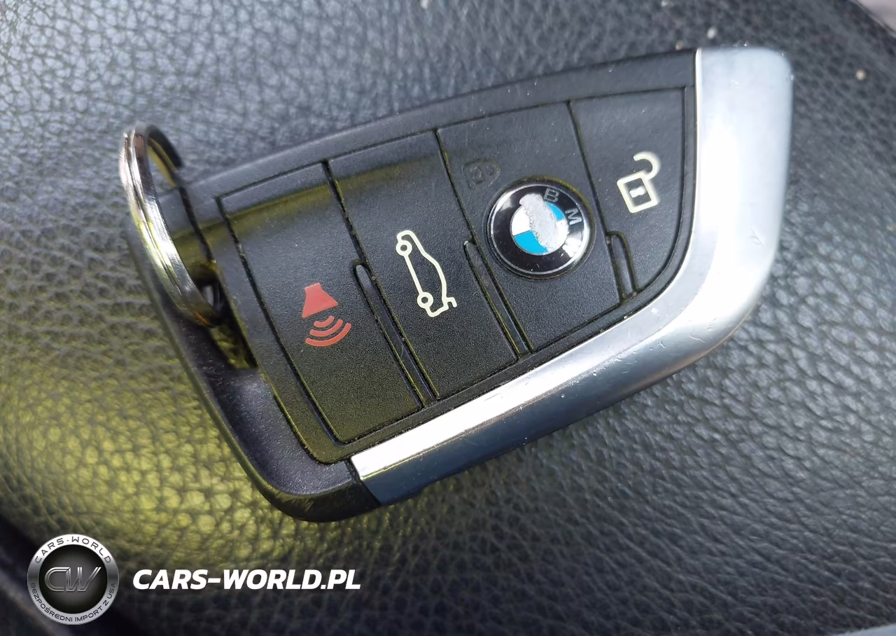 2018 BMW X1 xDrive28I VIN:WBXHT3C36J5K23071 - 11