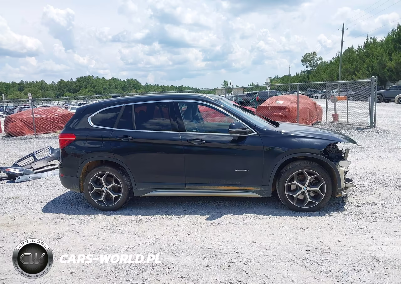 2018 BMW X1 xDrive28I VIN:WBXHT3C36J5K23071 - 13