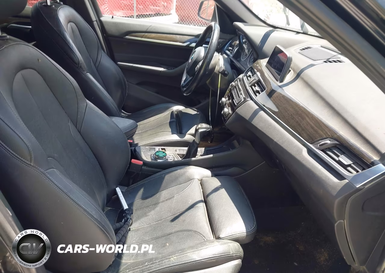 2018 BMW X1 xDrive28I VIN:WBXHT3C36J5K23071 - 5