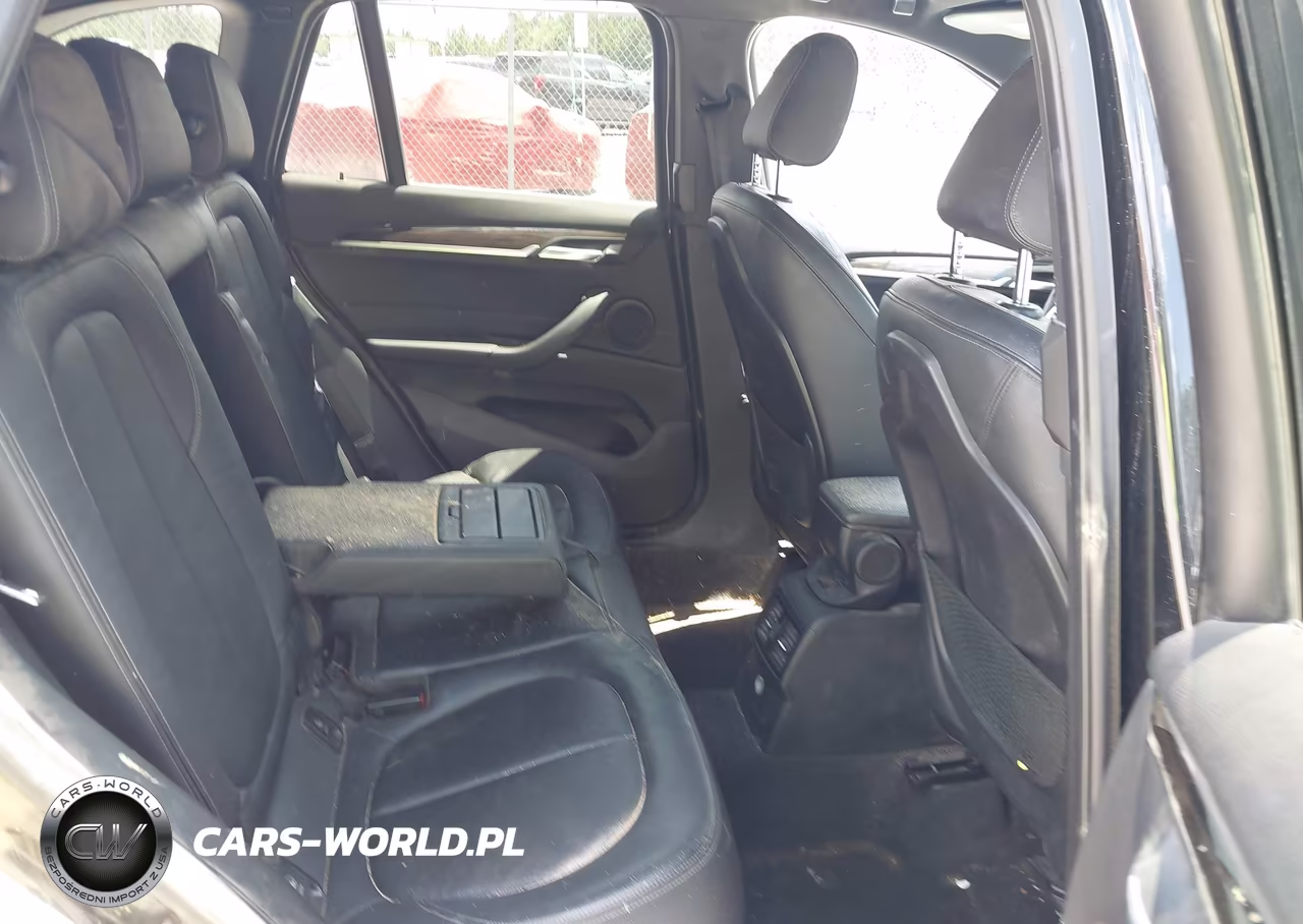 2018 BMW X1 xDrive28I VIN:WBXHT3C36J5K23071 - 8