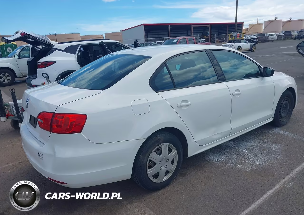 2013 Volkswagen Jetta 2.0L S VIN:3VW2K7AJ0DM384879 - 4