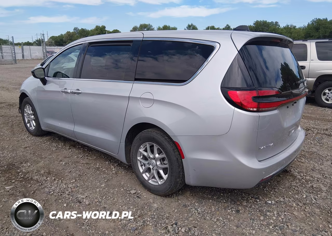 2026 Chrysler Pacifica Select VIN:2C4RC1BG8TR191501 - 3