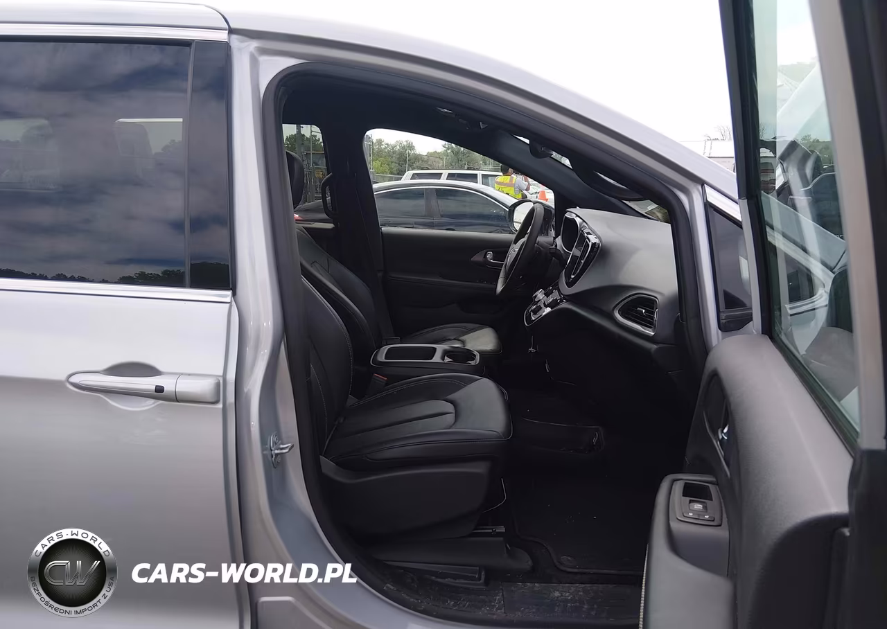 2026 Chrysler Pacifica Select VIN:2C4RC1BG8TR191501 - 5