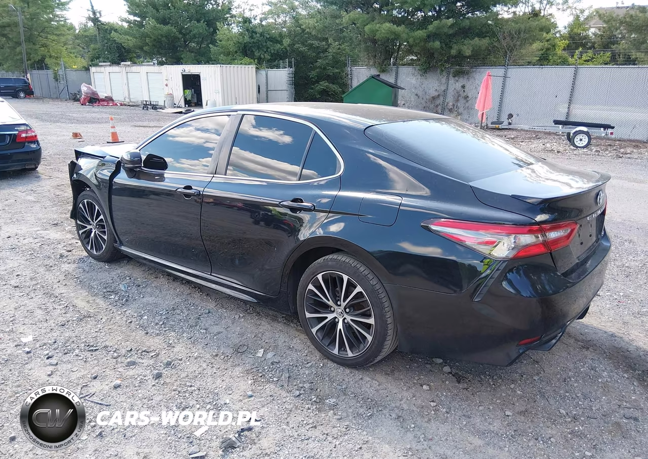 2018 Toyota Camry Se VIN:4T1B11HKXJU674521 - 3
