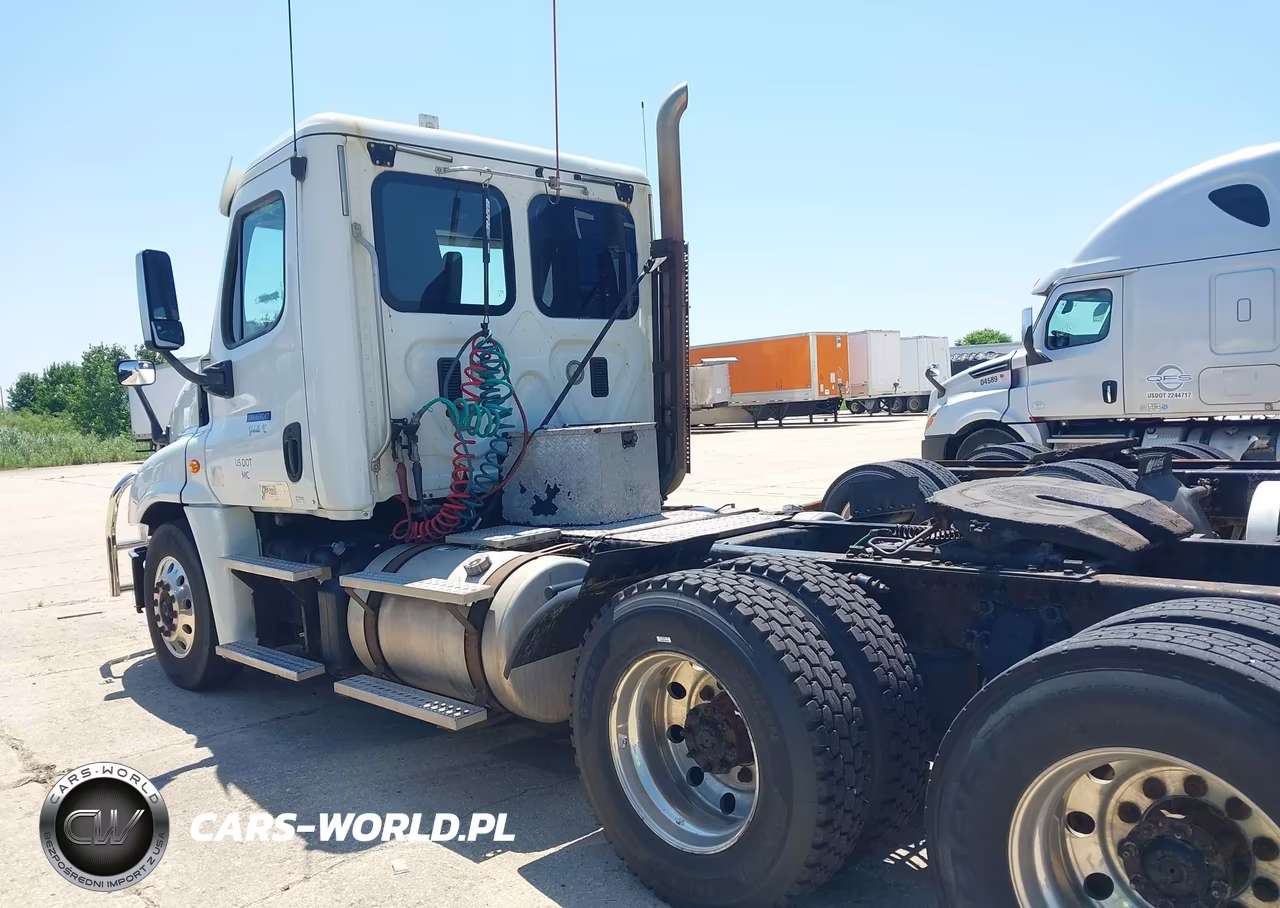 2013 Freightliner Cascadia 125 VIN:1FUJGEBG9DLFA5120 - 17