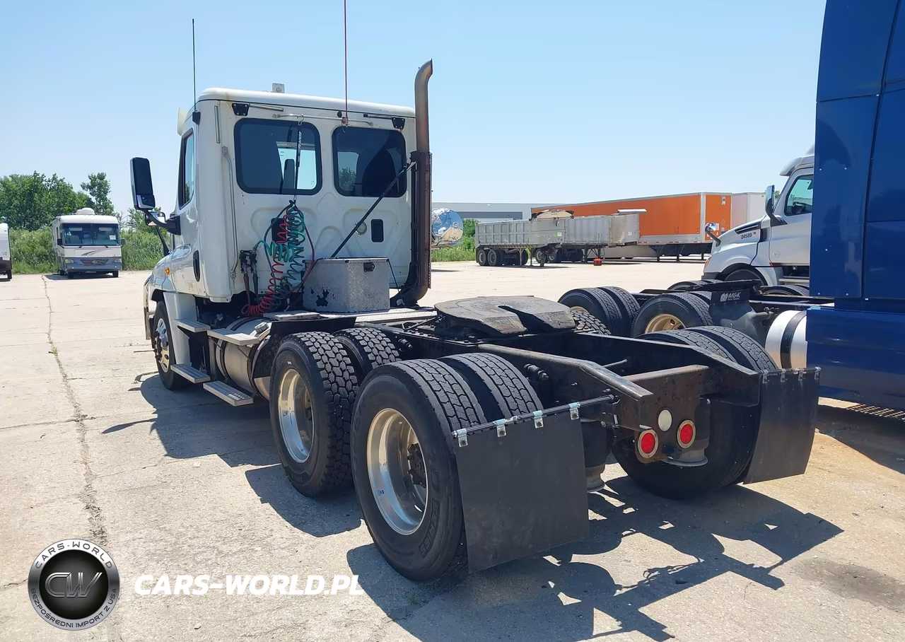 2013 Freightliner Cascadia 125 VIN:1FUJGEBG9DLFA5120 - 3