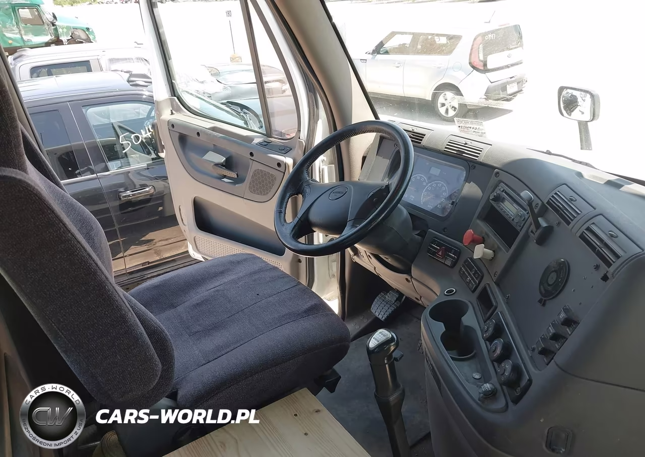 2013 Freightliner Cascadia 125 VIN:1FUJGEBG9DLFA5120 - 6