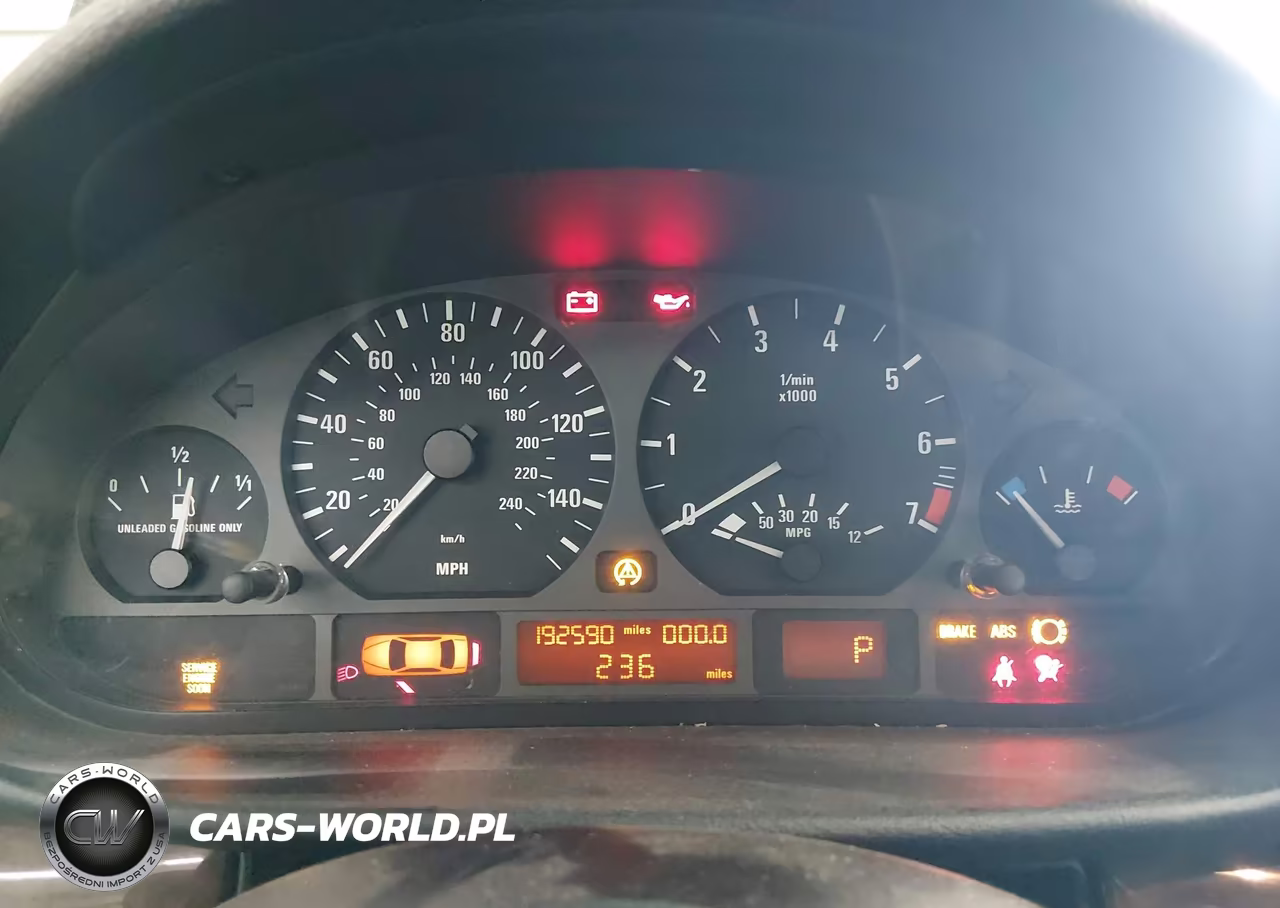 2003 BMW 3 Series 325Xi VIN:WBAEP33483PF03045 - 7