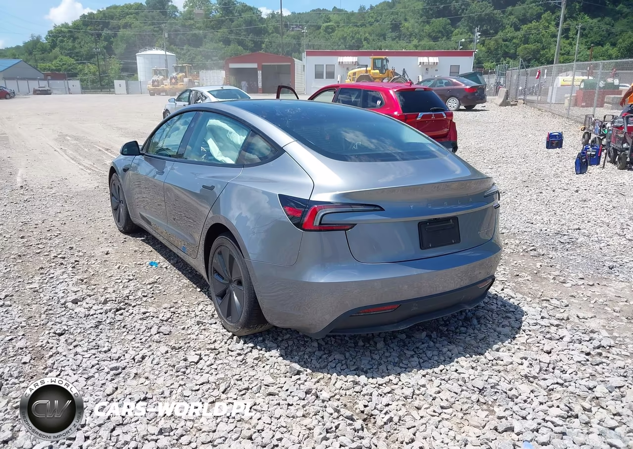 2025 Tesla Model 3 Long Range All-Wheel Drive VIN:5YJ3E1EB1SF894870 - 3