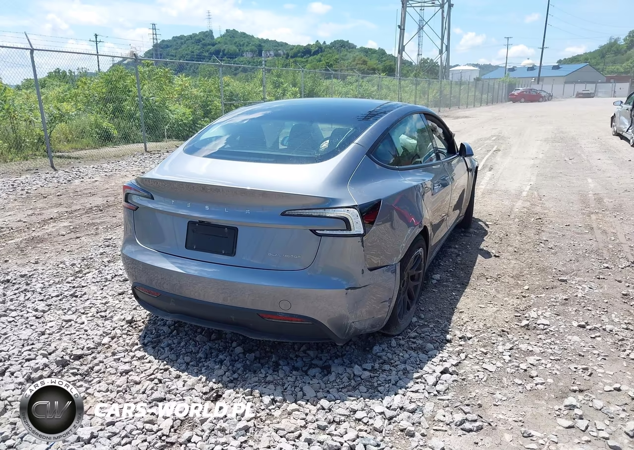 2025 Tesla Model 3 Long Range All-Wheel Drive VIN:5YJ3E1EB1SF894870 - 4