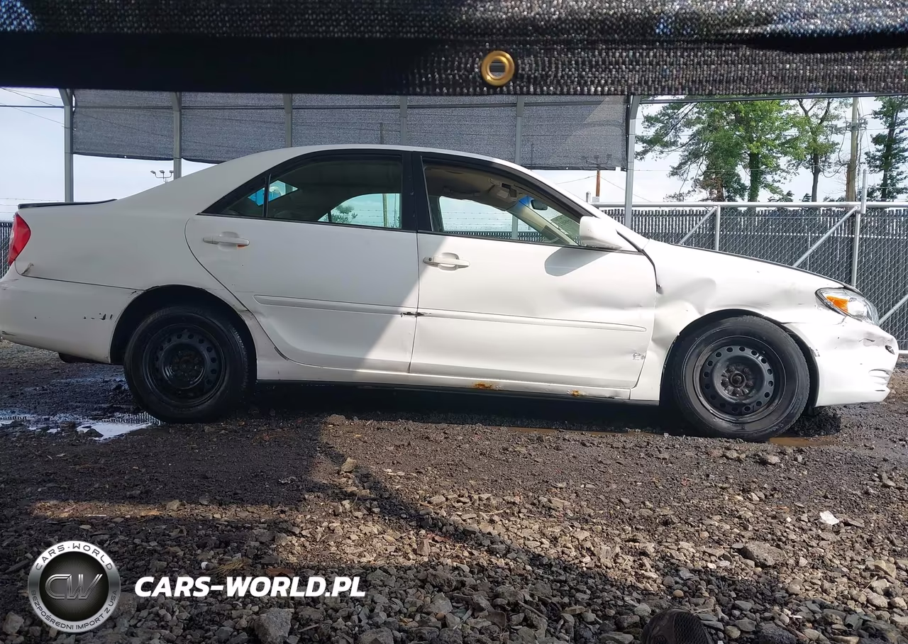 2003 Toyota Camry Le VIN:4T1BE32K23U226012 - 13