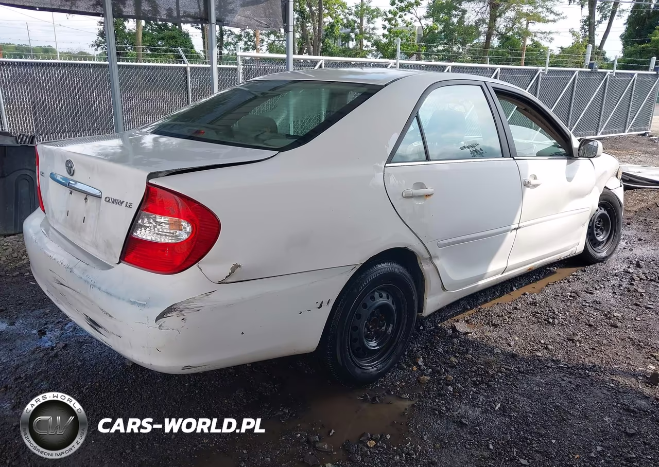 2003 Toyota Camry Le VIN:4T1BE32K23U226012 - 4