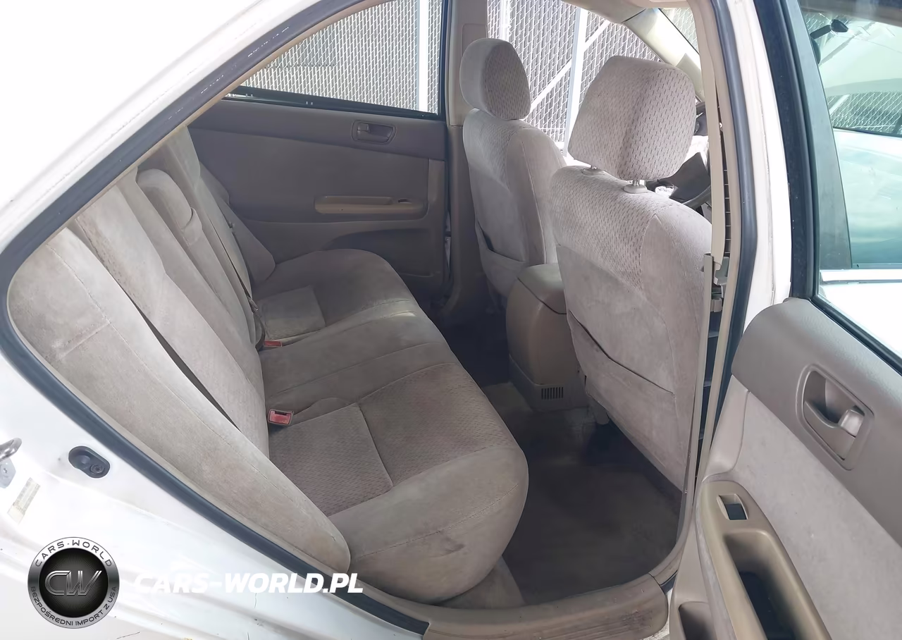 2003 Toyota Camry Le VIN:4T1BE32K23U226012 - 8