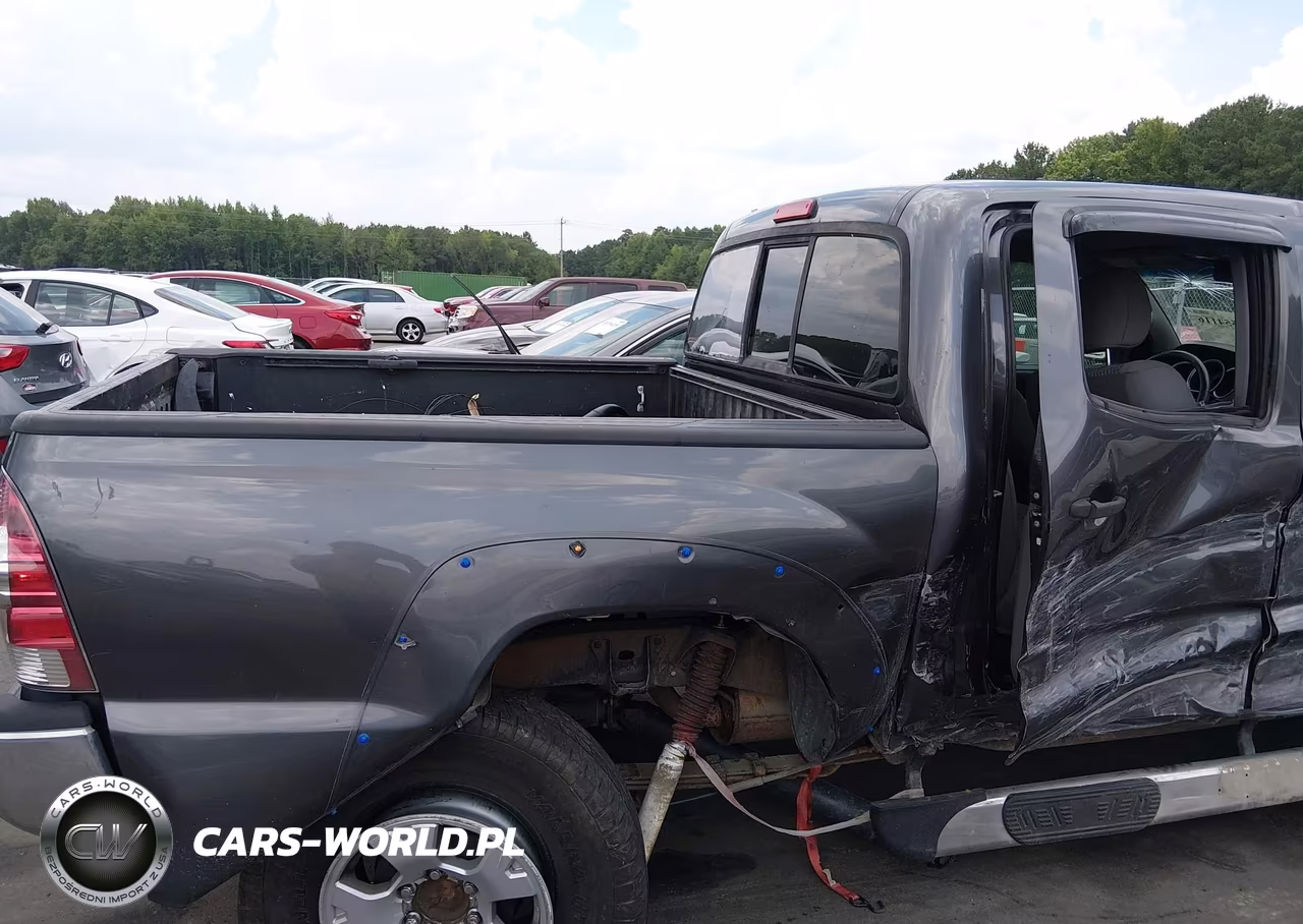 2013 Toyota Tacoma Base V6 VIN:5TFLU4EN1DX067779 - 17
