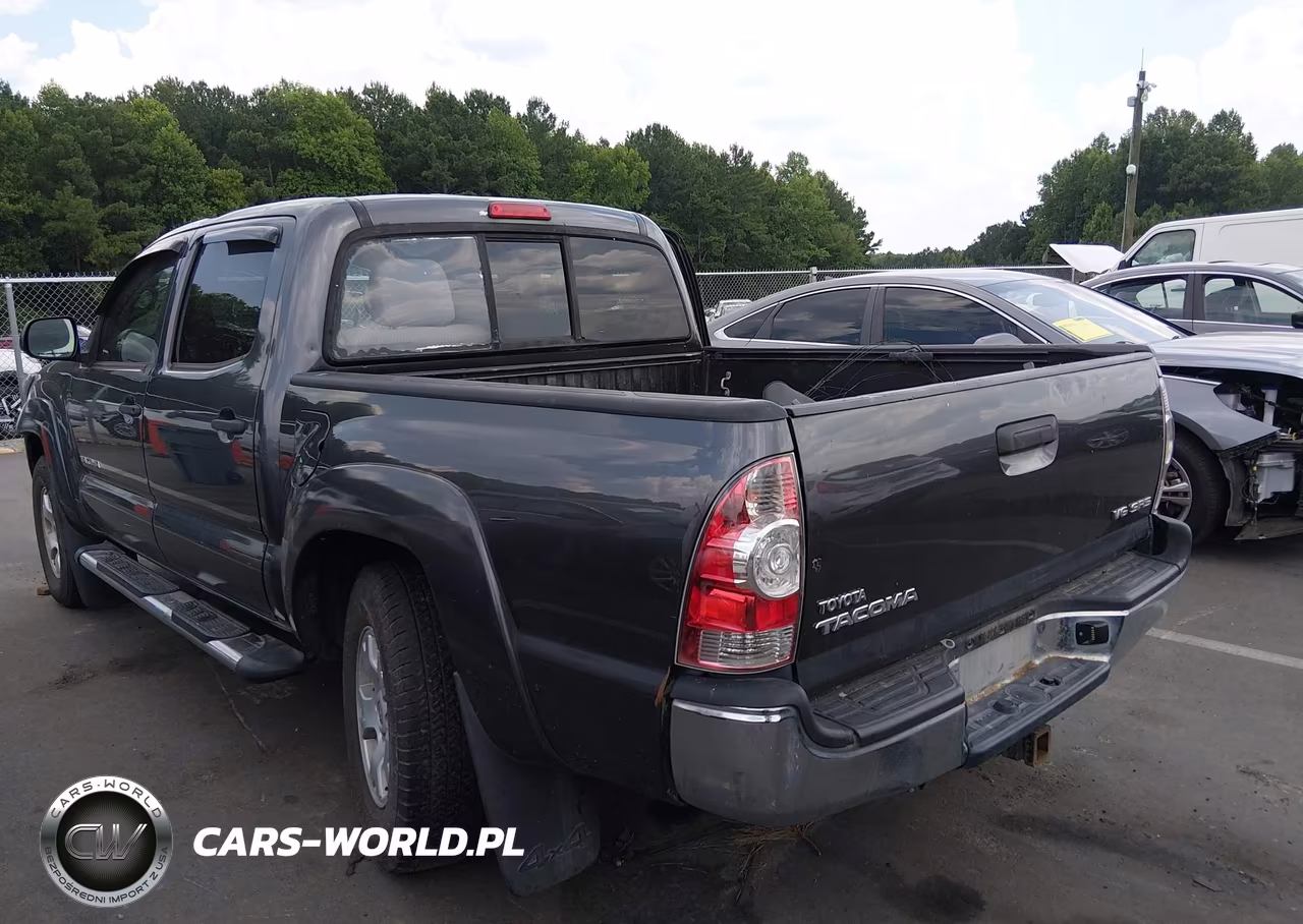 2013 Toyota Tacoma Base V6 VIN:5TFLU4EN1DX067779 - 3