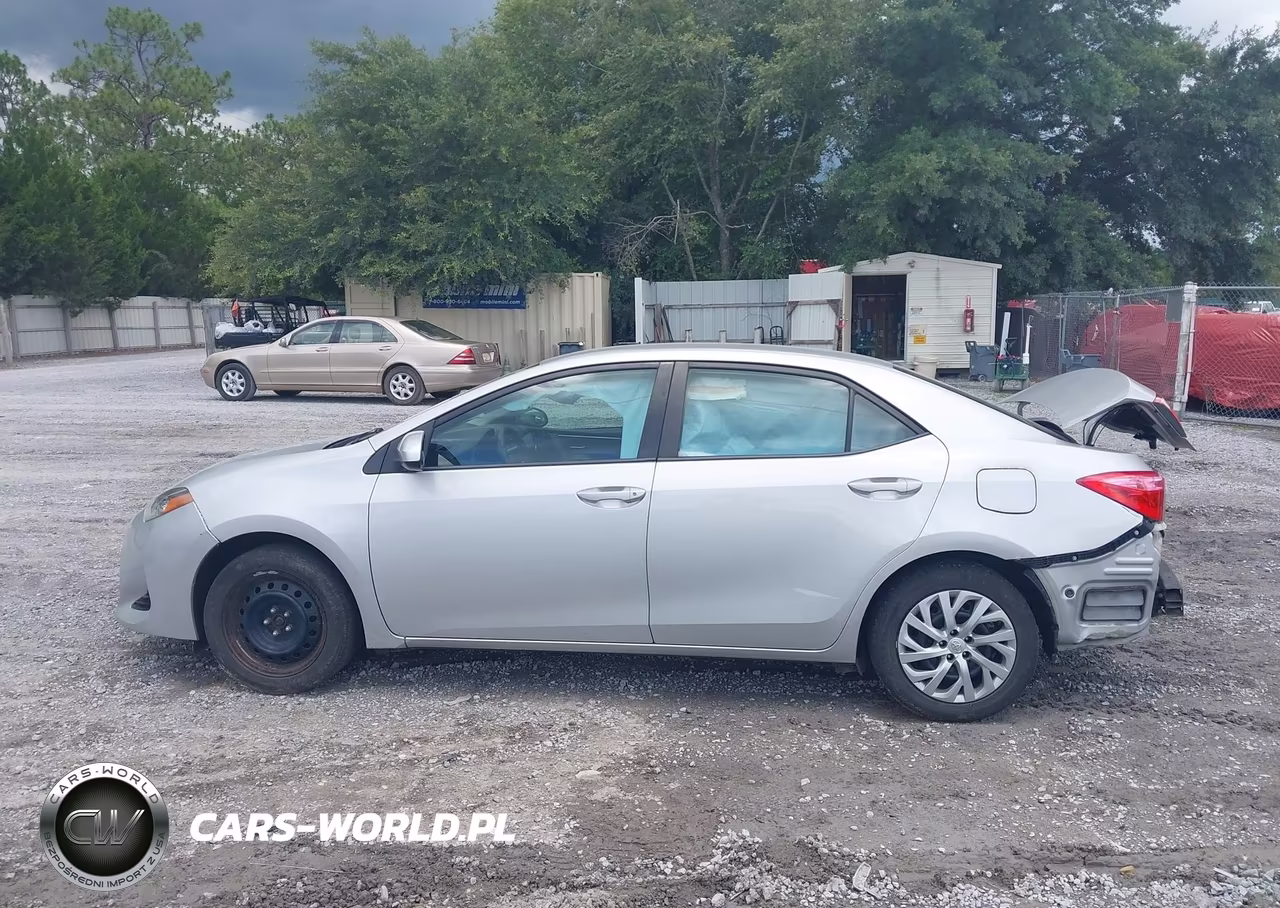 2017 Toyota Corolla Le VIN:2T1BURHE3HC851700 - 14