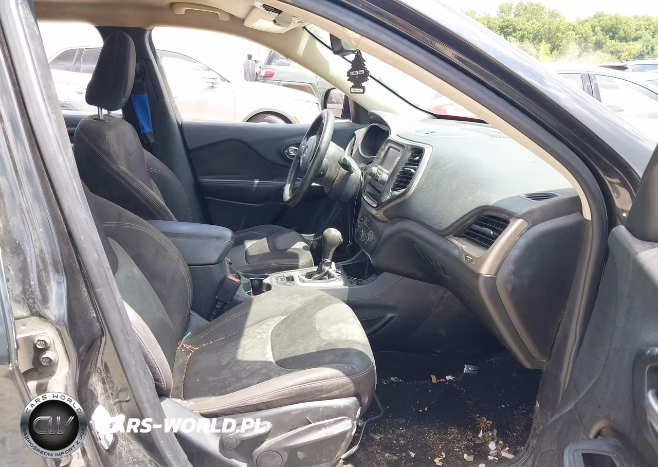 2016 Jeep Cherokee Sport VIN:1C4PJLAB4GW136782 - 5