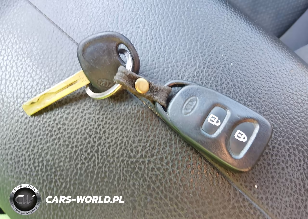 2011 Kia Sorento Lx V6 VIN:5XYKTDA23BG130908 - 11