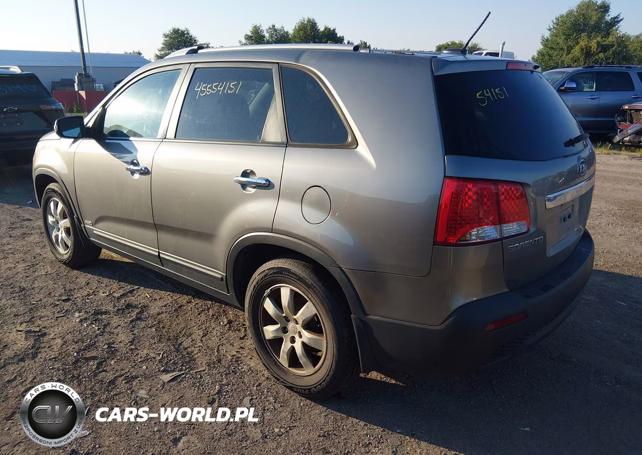 2011 Kia Sorento Lx V6 VIN:5XYKTDA23BG130908 - 3