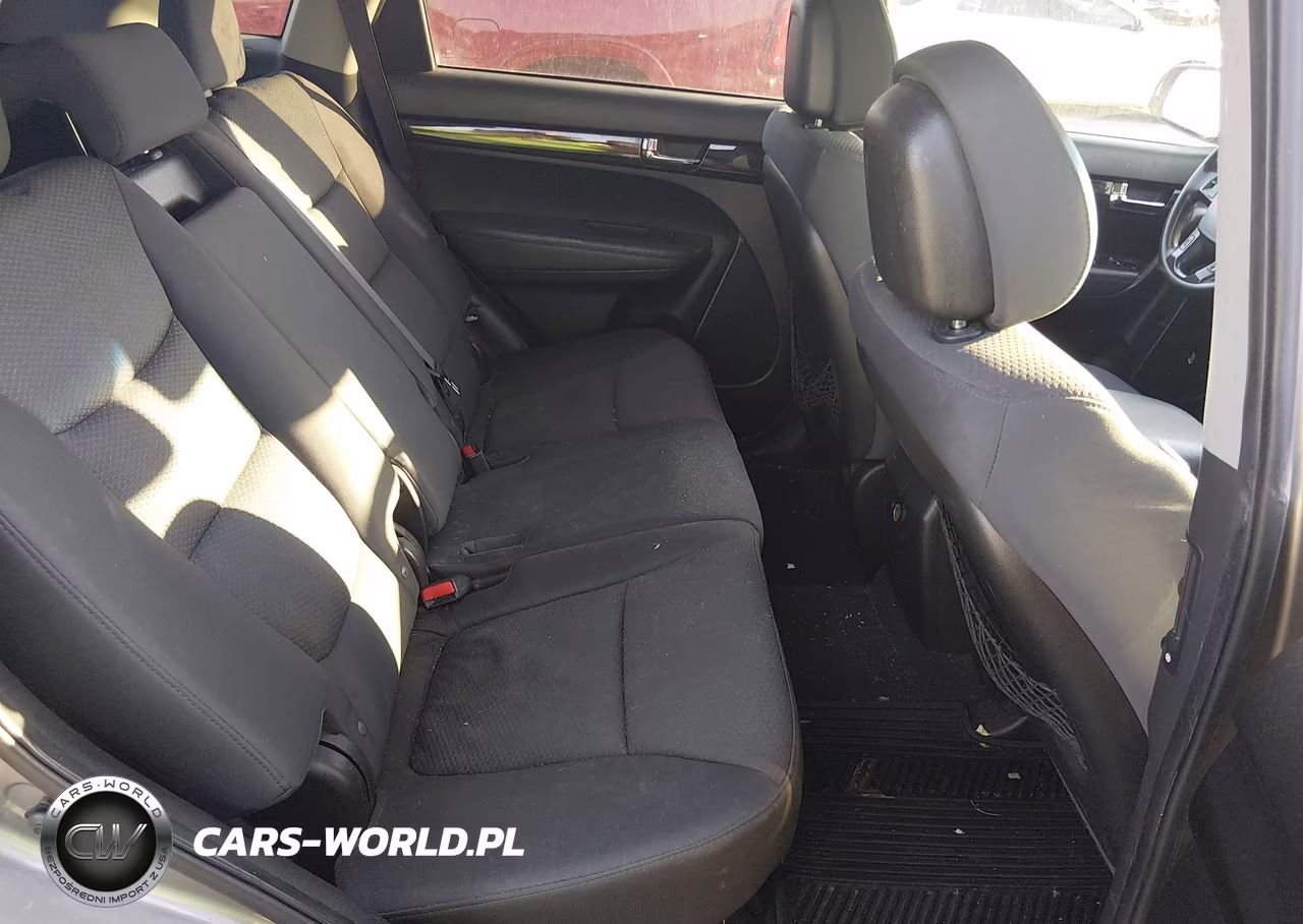 2011 Kia Sorento Lx V6 VIN:5XYKTDA23BG130908 - 8