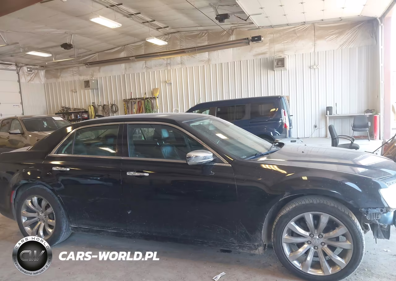 2019 Chrysler 300 Limited VIN:2C3CCAEG9KH528137 - 13