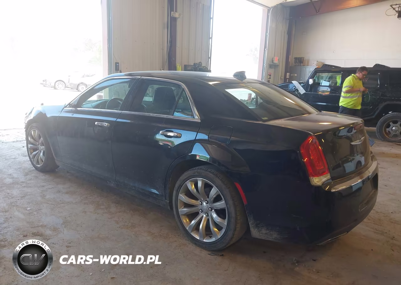 2019 Chrysler 300 Limited VIN:2C3CCAEG9KH528137 - 3