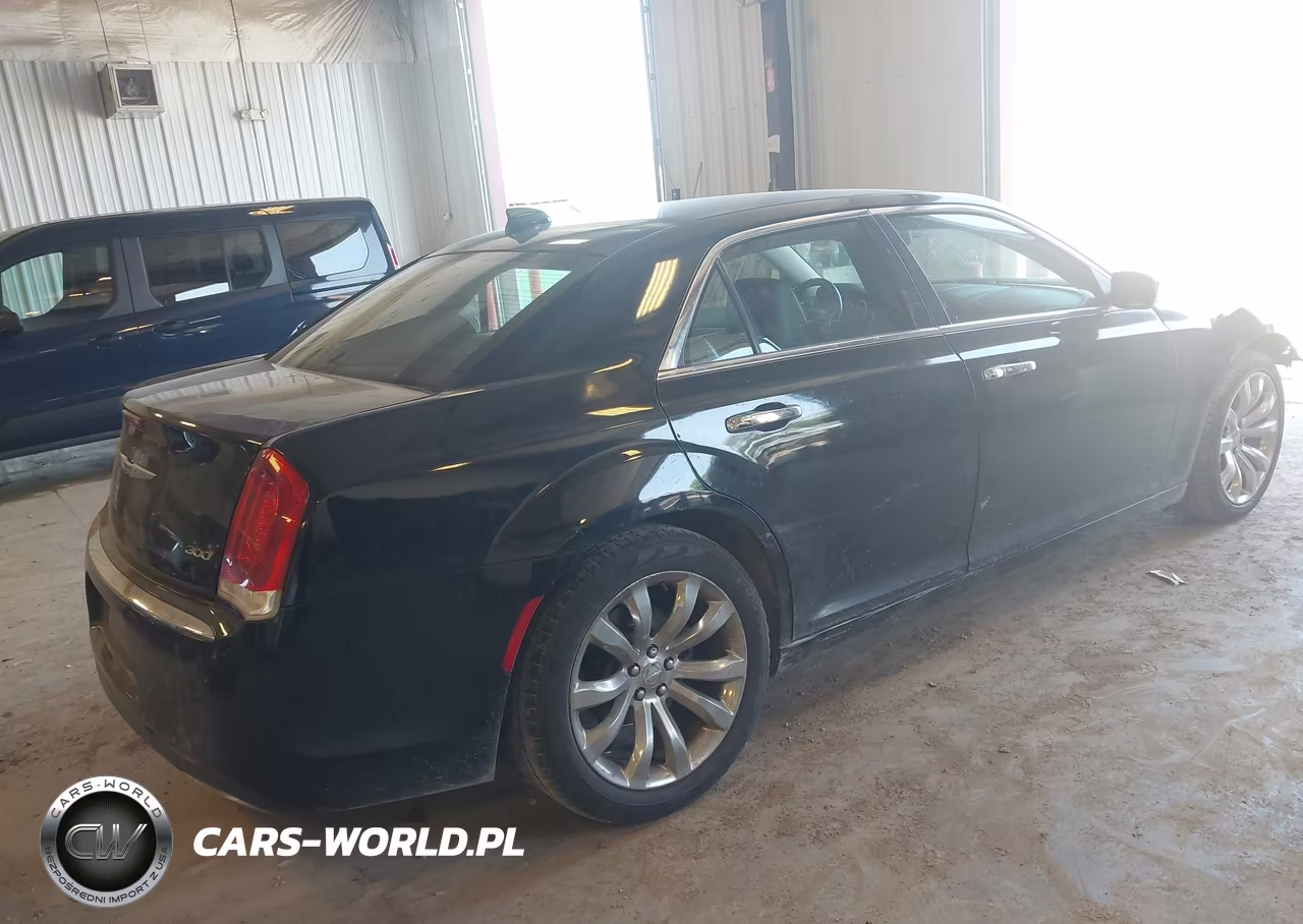 2019 Chrysler 300 Limited VIN:2C3CCAEG9KH528137 - 4