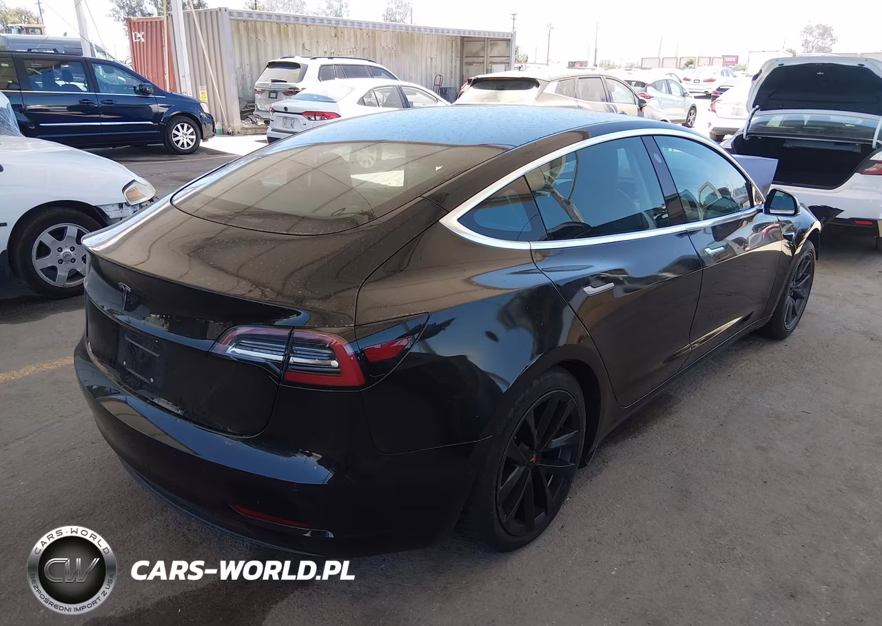 2018 Tesla Model 3 Long Range-Mid Range VIN:5YJ3E1EA3JF070262 - 4