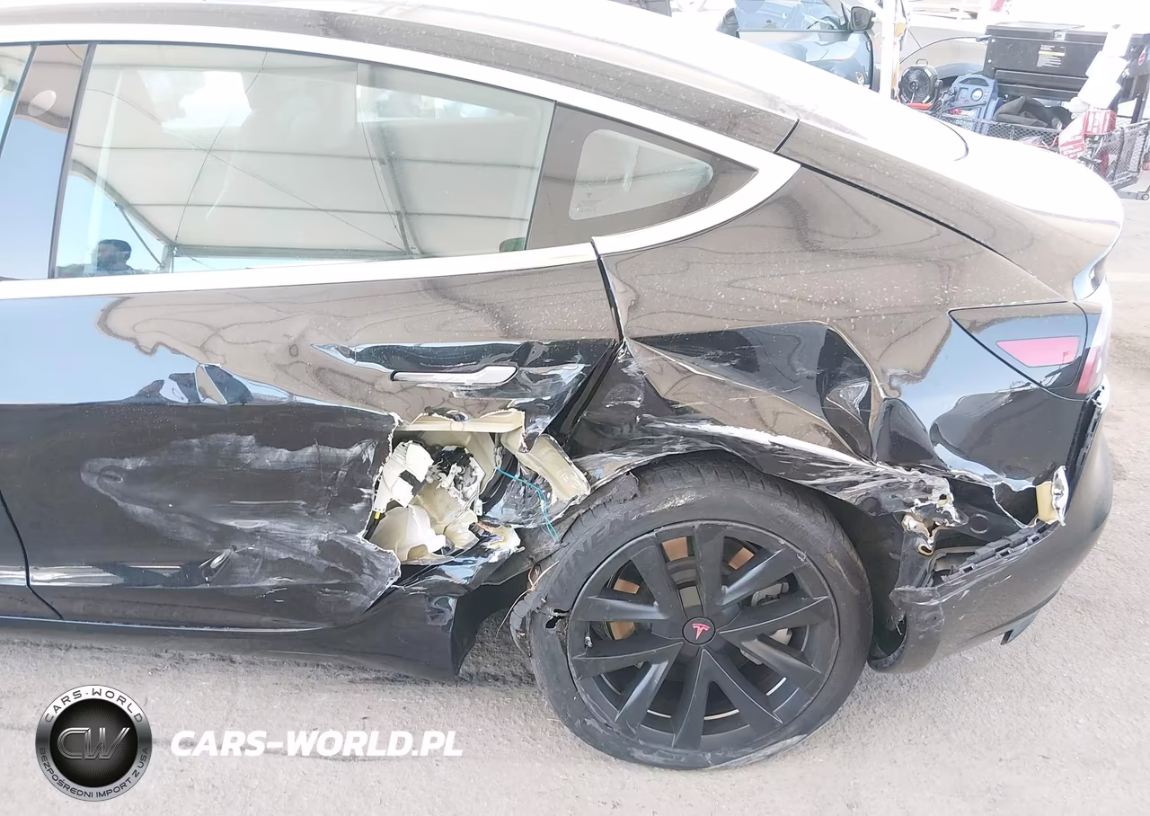 2018 Tesla Model 3 Long Range-Mid Range VIN:5YJ3E1EA3JF070262 - 6