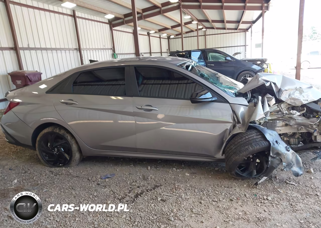 2026 Hyundai Elantra Sel Sport VIN:KMHLM4DG3TU158194 - 13
