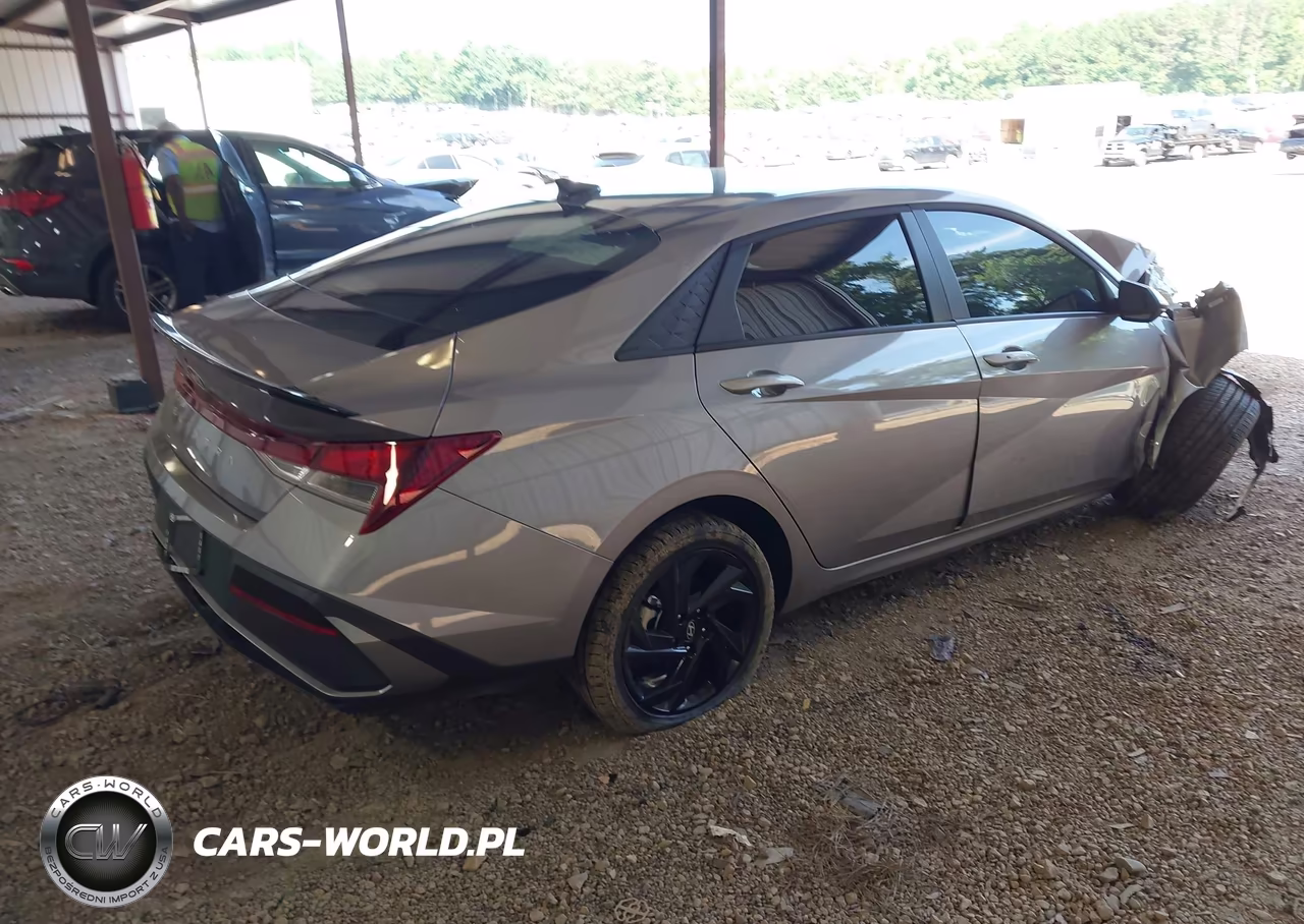 2026 Hyundai Elantra Sel Sport VIN:KMHLM4DG3TU158194 - 4