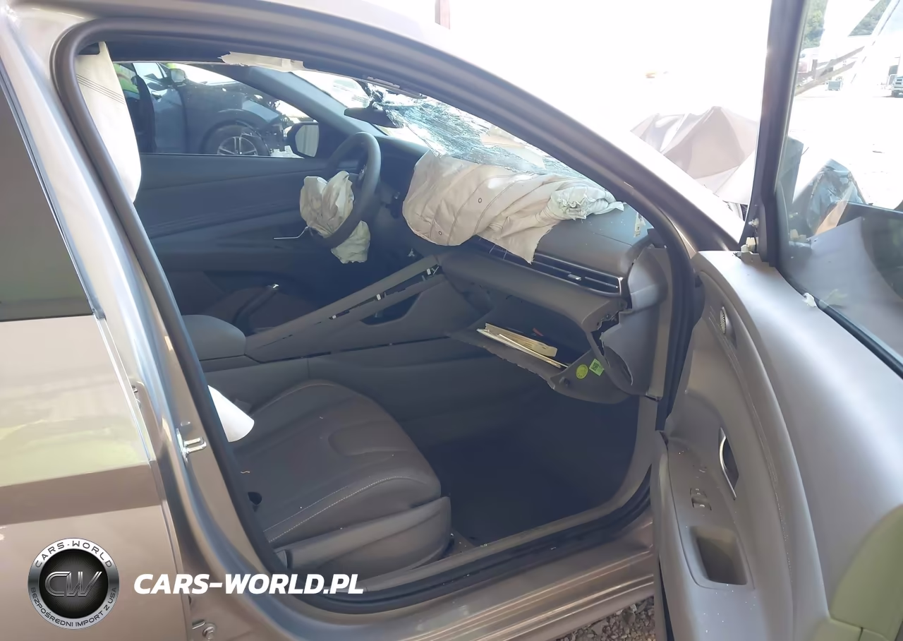 2026 Hyundai Elantra Sel Sport VIN:KMHLM4DG3TU158194 - 5