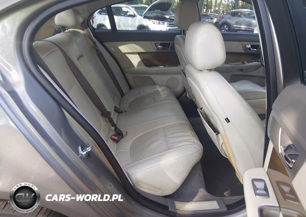 2009 Jaguar Xf Supercharged VIN:SAJWA07C891R01178 - 8