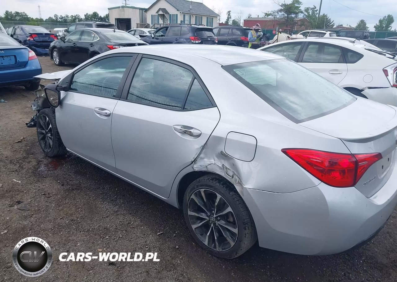 2017 Toyota Corolla Se VIN:2T1BURHE0HC810568 - 3