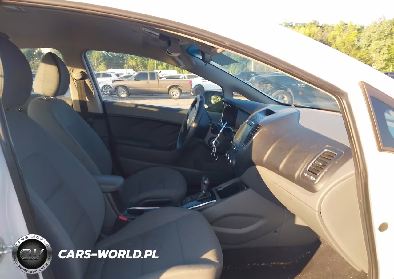 2018 Kia Forte Lx VIN:3KPFL4A74JE259653 - 5
