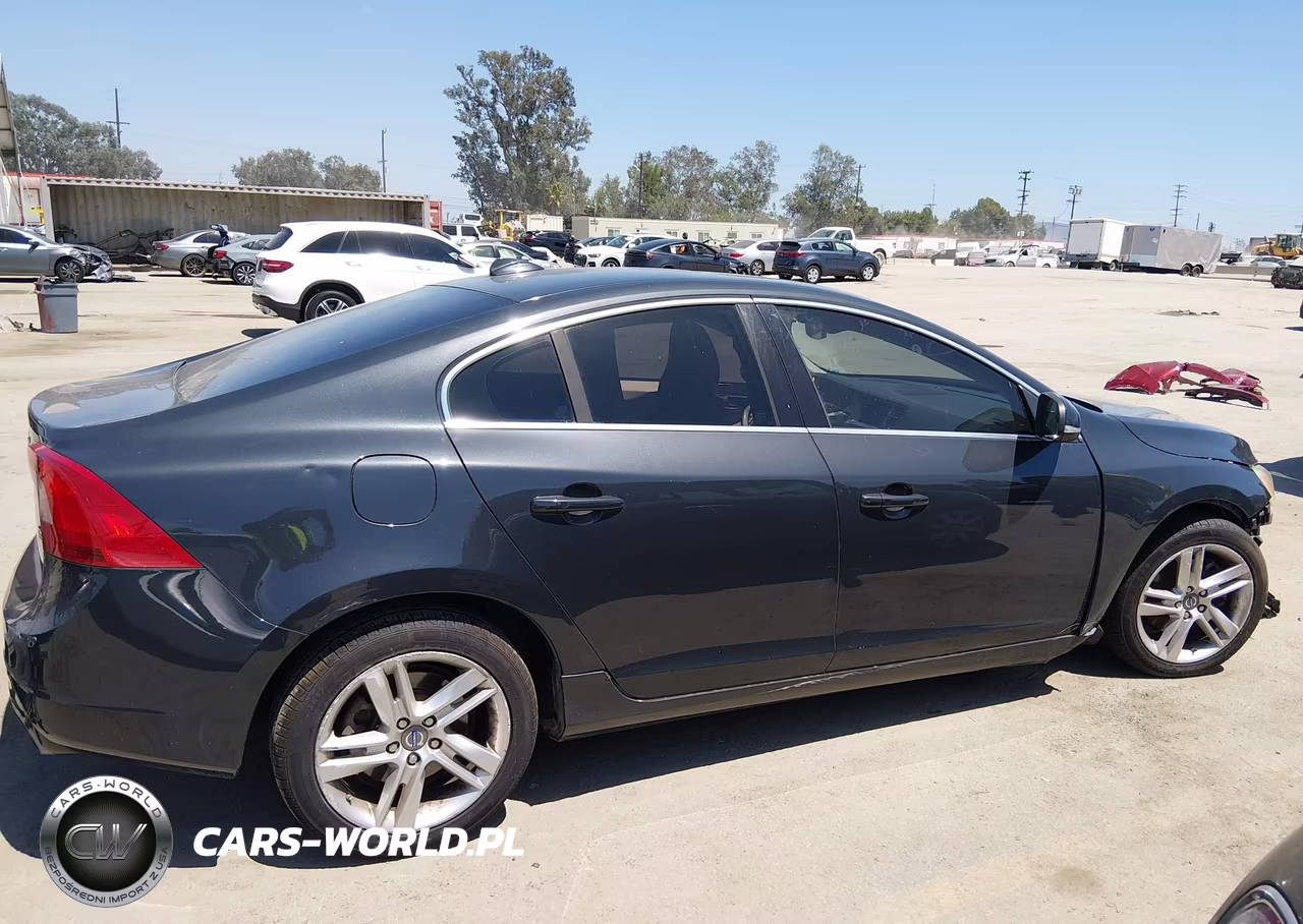 2015 Volvo S60 T5 Platinum VIN:YV140MFM8F1351805 - 13