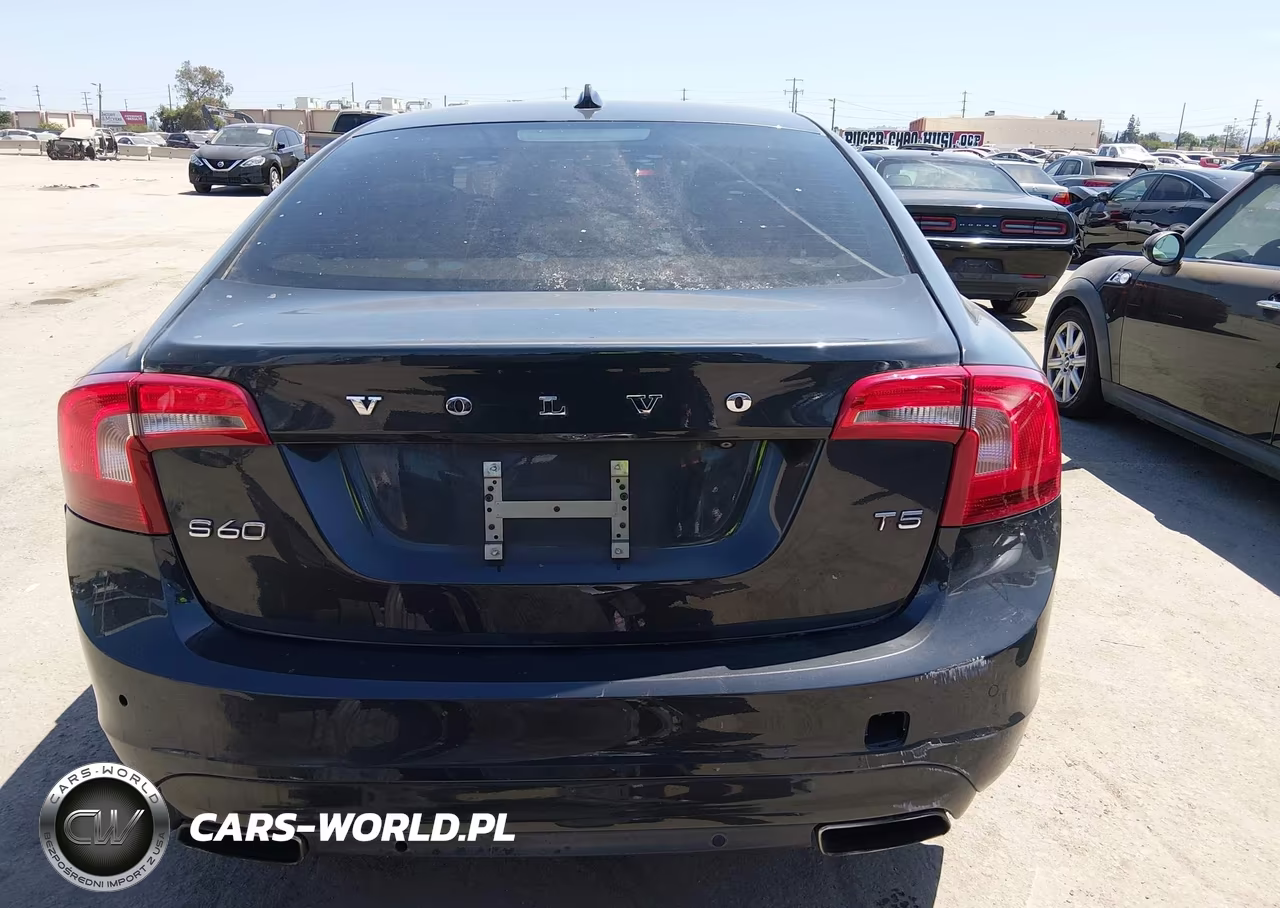 2015 Volvo S60 T5 Platinum VIN:YV140MFM8F1351805 - 16