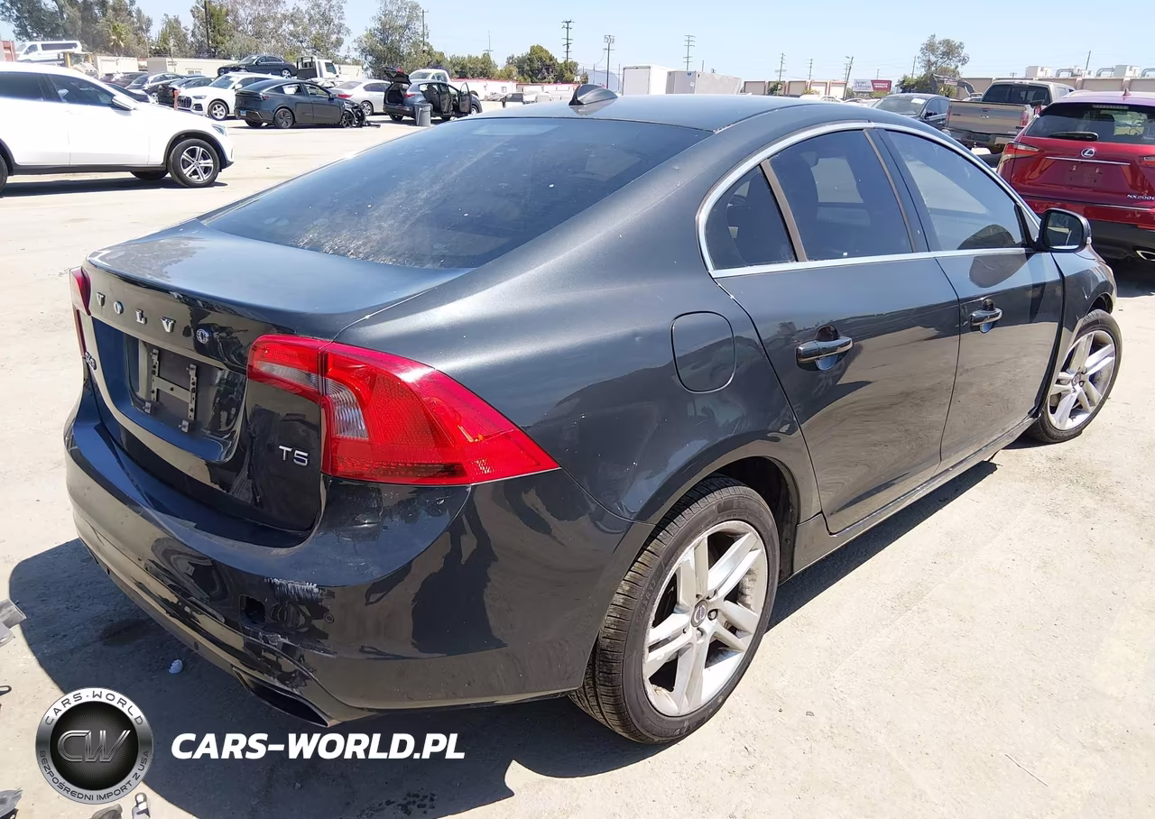 2015 Volvo S60 T5 Platinum VIN:YV140MFM8F1351805 - 4