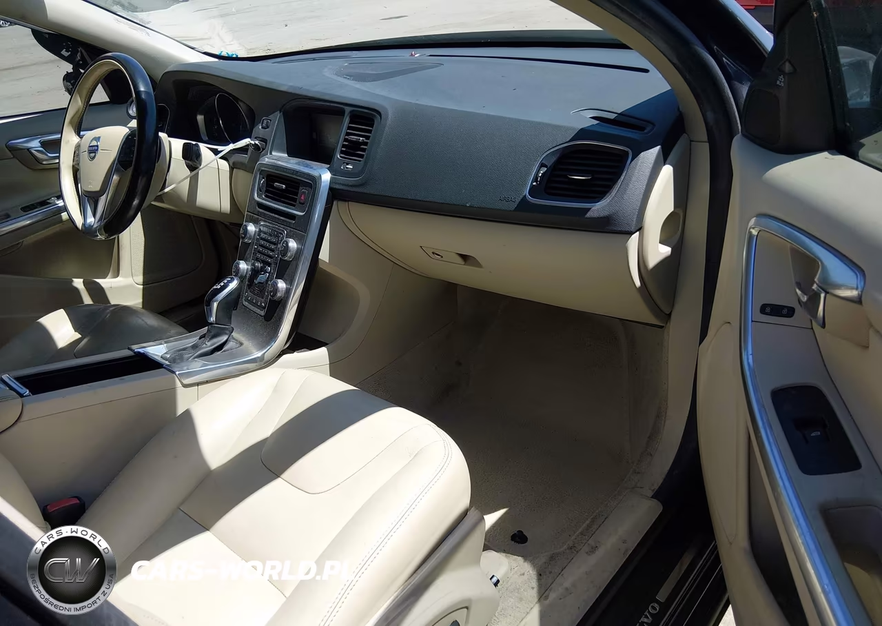 2015 Volvo S60 T5 Platinum VIN:YV140MFM8F1351805 - 5