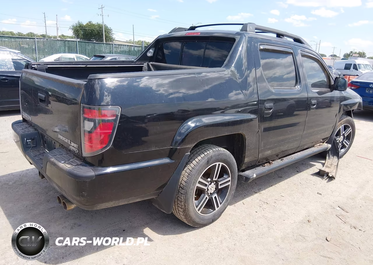 2012 Honda Ridgeline Sport VIN:5FPYK1F71CB455105 - 4