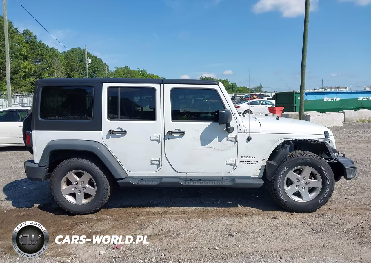 2016 Jeep Wrangler Unlimited Sport VIN:1C4BJWDG4GL139010 - 13